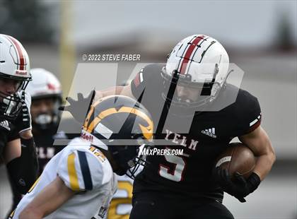 Thumbnail 3 in Yelm vs. Bellevue (WIAA 3A State Semifinal) photogallery.