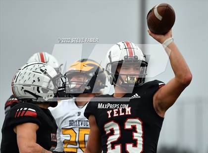 Thumbnail 2 in Yelm vs. Bellevue (WIAA 3A State Semifinal) photogallery.