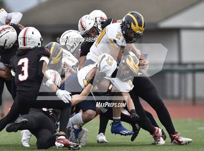 Thumbnail 1 in Yelm vs. Bellevue (WIAA 3A State Semifinal) photogallery.