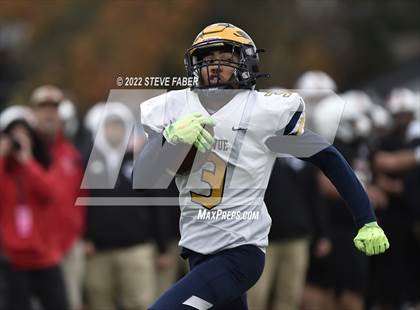 Thumbnail 2 in Yelm vs. Bellevue (WIAA 3A State Semifinal) photogallery.