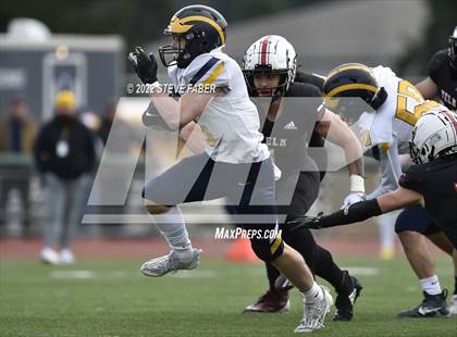 Thumbnail 3 in Yelm vs. Bellevue (WIAA 3A State Semifinal) photogallery.