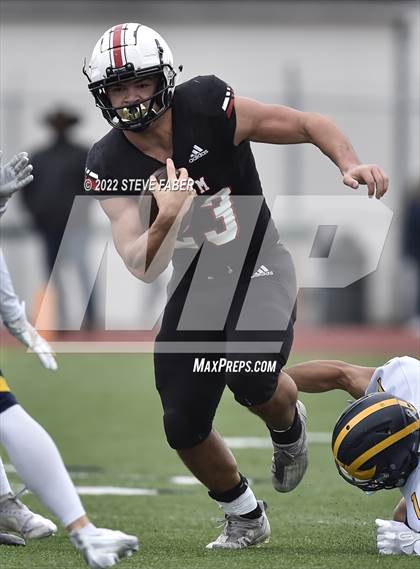 Thumbnail 3 in Yelm vs. Bellevue (WIAA 3A State Semifinal) photogallery.