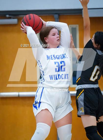 Thumbnail 1 in Gilbert @ Mesquite photogallery.