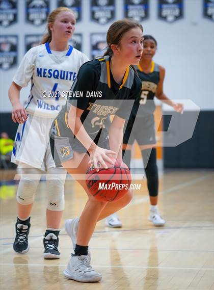Thumbnail 1 in Gilbert @ Mesquite photogallery.