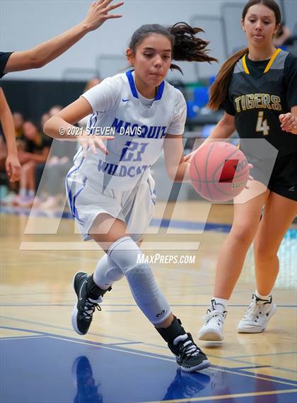Thumbnail 1 in Gilbert @ Mesquite photogallery.