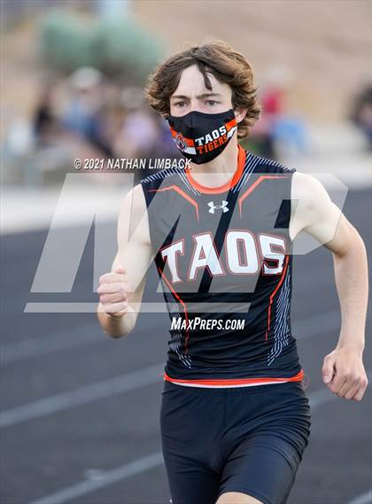Thumbnail 1 in Santa Fe High School Meet photogallery.