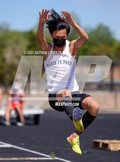 Thumbnail 1 in Santa Fe High School Meet photogallery.