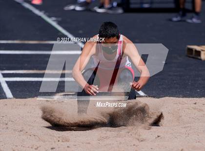 Thumbnail 2 in Santa Fe High School Meet photogallery.