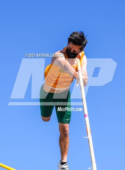 Thumbnail 3 in Santa Fe High School Meet photogallery.
