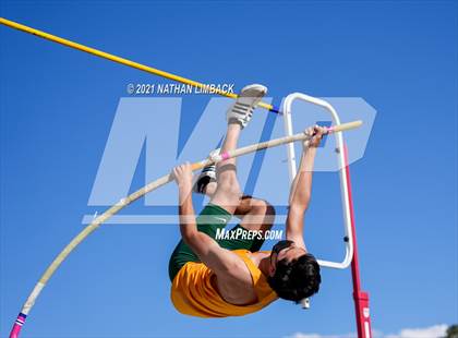 Thumbnail 2 in Santa Fe High School Meet photogallery.