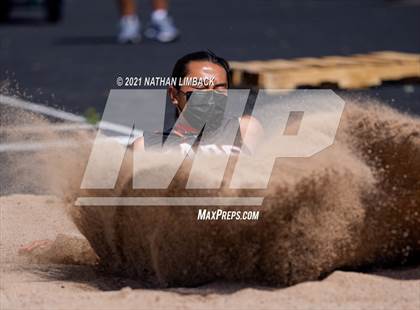 Thumbnail 1 in Santa Fe High School Meet photogallery.