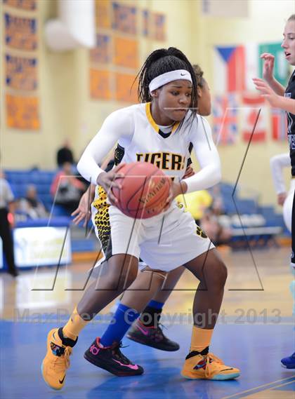Thumbnail 2 in West Craven vs. Chapel Hill (HighSchoolOT.com Holiday Invitational) photogallery.