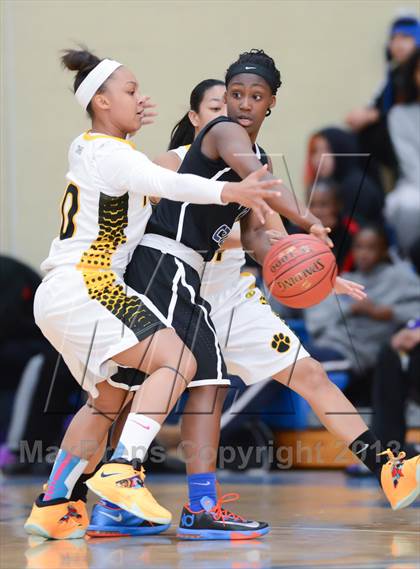 Thumbnail 1 in West Craven vs. Chapel Hill (HighSchoolOT.com Holiday Invitational) photogallery.
