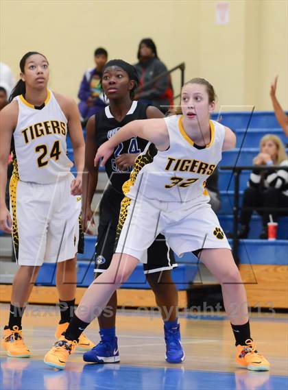 Thumbnail 3 in West Craven vs. Chapel Hill (HighSchoolOT.com Holiday Invitational) photogallery.