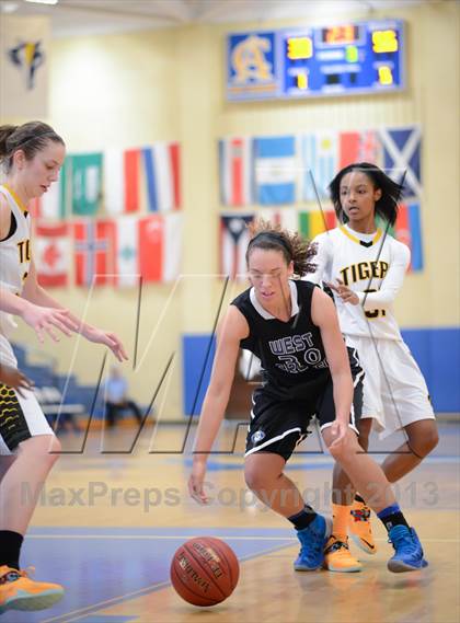 Thumbnail 1 in West Craven vs. Chapel Hill (HighSchoolOT.com Holiday Invitational) photogallery.