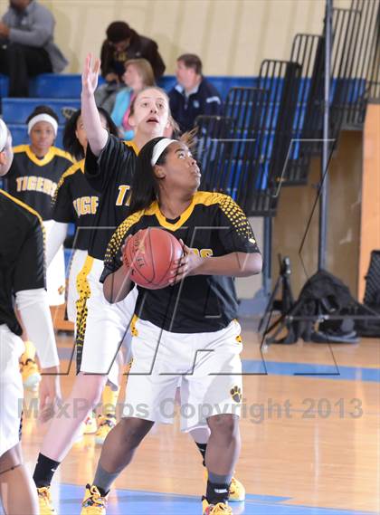 Thumbnail 1 in West Craven vs. Chapel Hill (HighSchoolOT.com Holiday Invitational) photogallery.