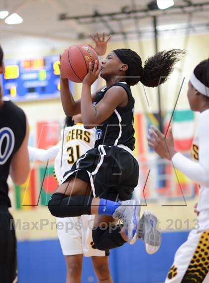 Thumbnail 3 in West Craven vs. Chapel Hill (HighSchoolOT.com Holiday Invitational) photogallery.