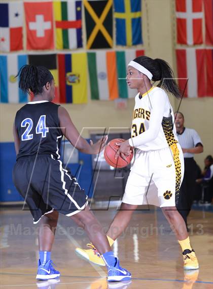 Thumbnail 3 in West Craven vs. Chapel Hill (HighSchoolOT.com Holiday Invitational) photogallery.
