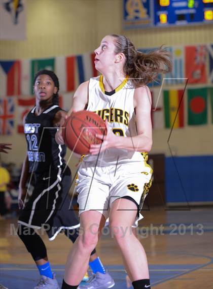 Thumbnail 2 in West Craven vs. Chapel Hill (HighSchoolOT.com Holiday Invitational) photogallery.