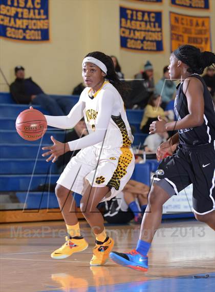Thumbnail 3 in West Craven vs. Chapel Hill (HighSchoolOT.com Holiday Invitational) photogallery.