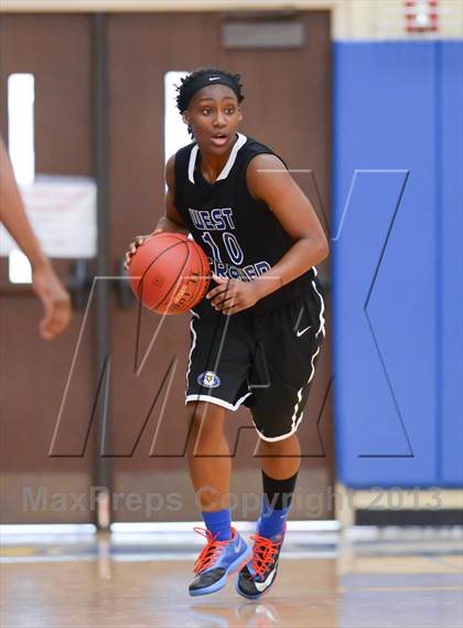 Thumbnail 2 in West Craven vs. Chapel Hill (HighSchoolOT.com Holiday Invitational) photogallery.