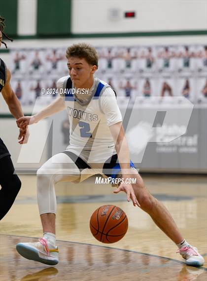 Thumbnail 1 in Timberline vs. Capital (IHSAA 5A District III Round 1) photogallery.