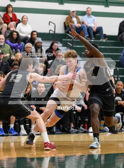 Thumbnail 1 in Timberline vs. Capital (IHSAA 5A District III Round 1) photogallery.