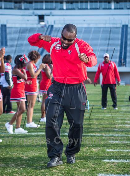 Thumbnail 2 in Lake Taylor vs. Stone Bridge (VHSL AAA D5 Final) photogallery.
