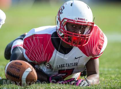 Thumbnail 2 in Lake Taylor vs. Stone Bridge (VHSL AAA D5 Final) photogallery.