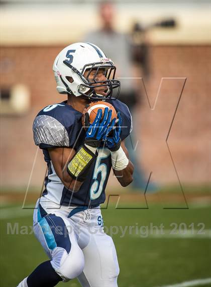 Thumbnail 2 in Lake Taylor vs. Stone Bridge (VHSL AAA D5 Final) photogallery.