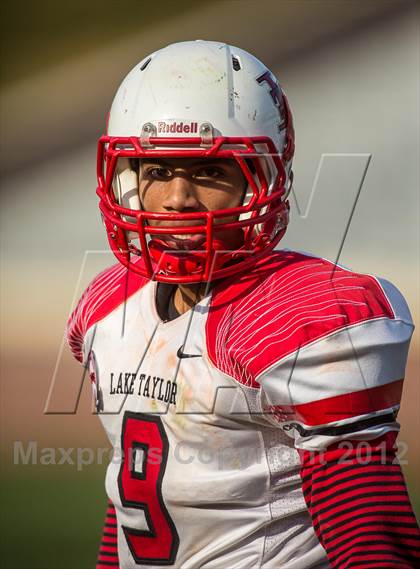 Thumbnail 1 in Lake Taylor vs. Stone Bridge (VHSL AAA D5 Final) photogallery.