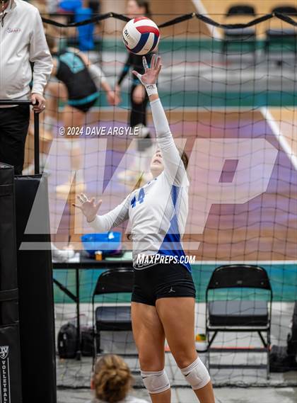 Thumbnail 2 in Bingham vs. Mountain Ridge (UHSAA 6A Quarterfinal) photogallery.