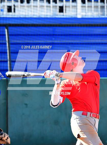 Thumbnail 2 in Mater Dei vs Bishop Gorman (Scrimmage) photogallery.