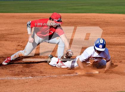 Thumbnail 1 in Mater Dei vs Bishop Gorman (Scrimmage) photogallery.