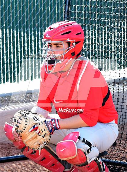 Thumbnail 2 in Mater Dei vs Bishop Gorman (Scrimmage) photogallery.