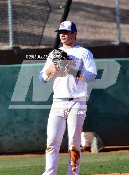 Thumbnail 3 in Mater Dei vs Bishop Gorman (Scrimmage) photogallery.
