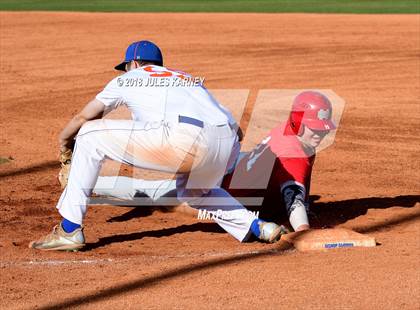 Thumbnail 1 in Mater Dei vs Bishop Gorman (Scrimmage) photogallery.