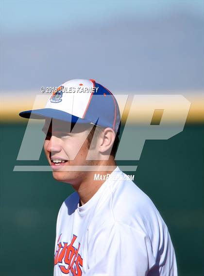 Thumbnail 1 in Mater Dei vs Bishop Gorman (Scrimmage) photogallery.
