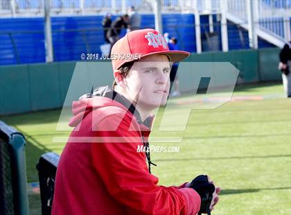 Thumbnail 2 in Mater Dei vs Bishop Gorman (Scrimmage) photogallery.