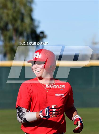 Thumbnail 2 in Mater Dei vs Bishop Gorman (Scrimmage) photogallery.