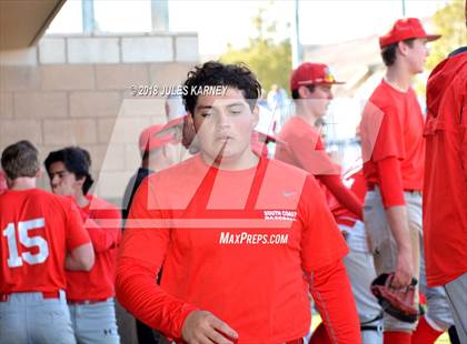 Thumbnail 1 in Mater Dei vs Bishop Gorman (Scrimmage) photogallery.