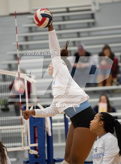 Thumbnail 3 in Uvalde @ Harlan photogallery.
