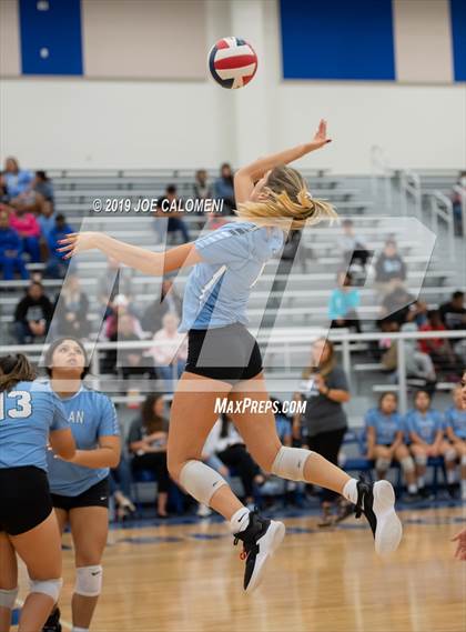 Thumbnail 3 in Uvalde @ Harlan photogallery.