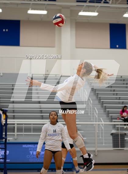 Thumbnail 1 in Uvalde @ Harlan photogallery.