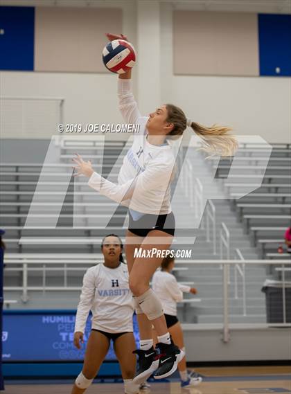 Thumbnail 2 in Uvalde @ Harlan photogallery.