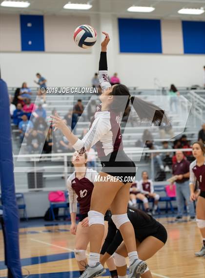 Thumbnail 3 in Uvalde @ Harlan photogallery.