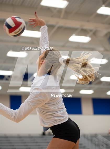 Thumbnail 1 in Uvalde @ Harlan photogallery.