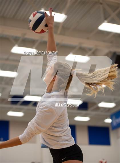 Thumbnail 2 in Uvalde @ Harlan photogallery.