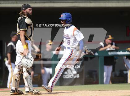 Thumbnail 2 in Murphy vs. Whiteville (NCSHAA 1A Final) photogallery.