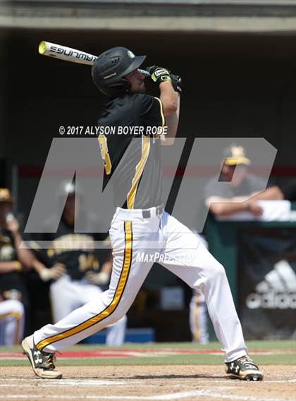 Thumbnail 3 in Murphy vs. Whiteville (NCSHAA 1A Final) photogallery.